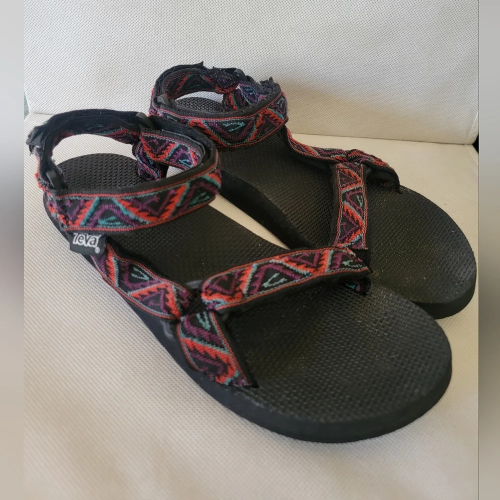 *MEN'S TEVA ORIGINAL UNIVERSE SANDALS (‎ sz 10)